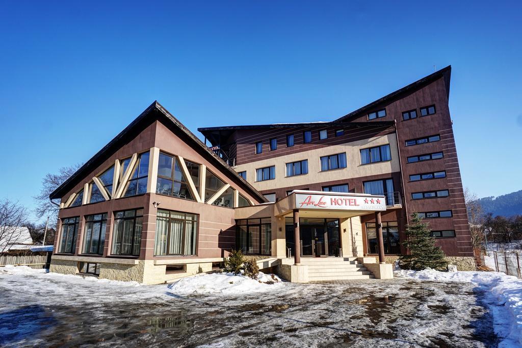 Hotel Ave Lux Săcele Exterior foto