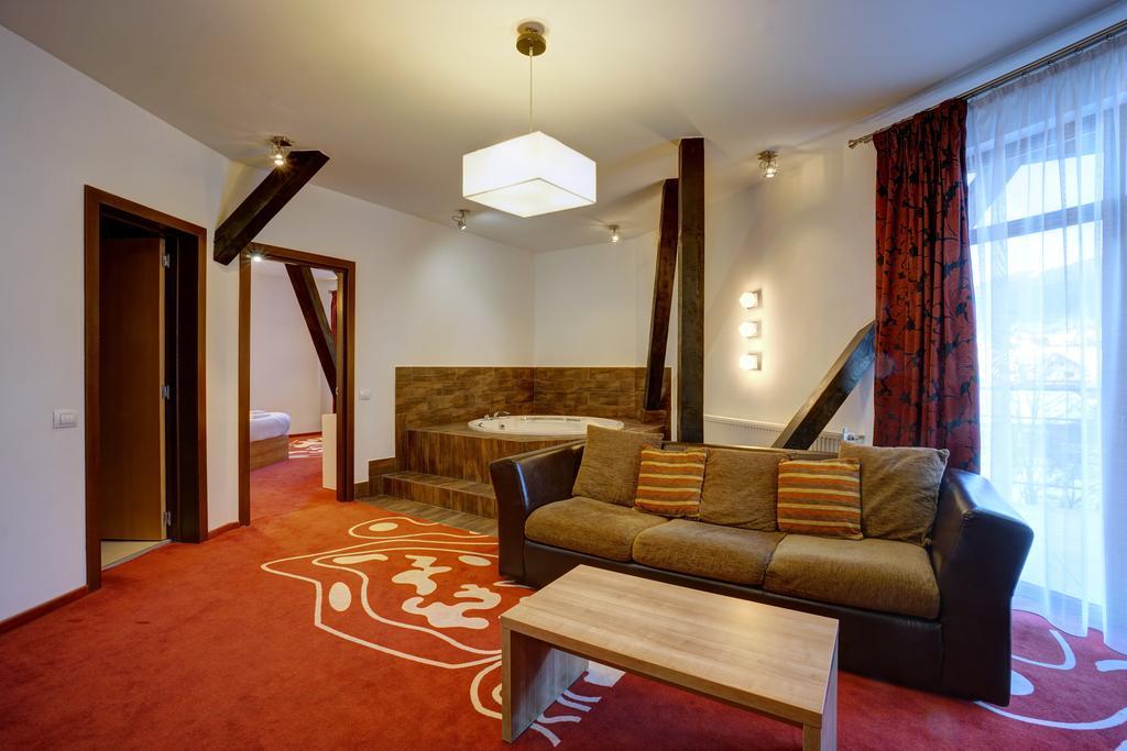 Hotel Ave Lux Săcele Exterior foto