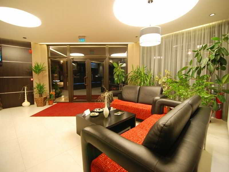 Hotel Ave Lux Săcele Exterior foto
